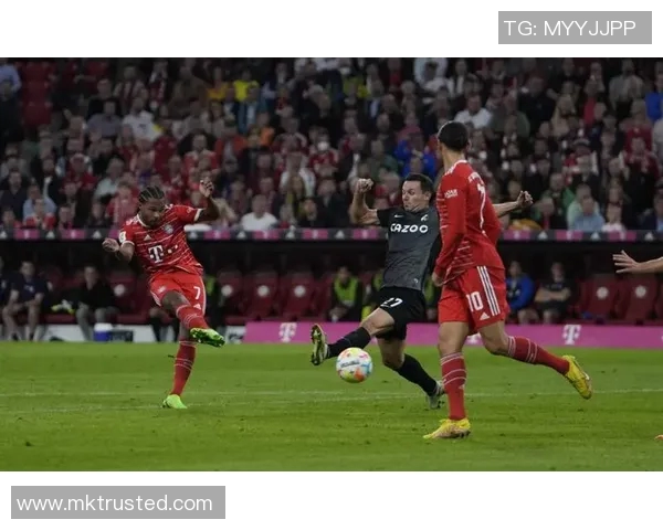 意甲焦点战AC米兰与拜仁握手言和乌龙球成比赛转折点