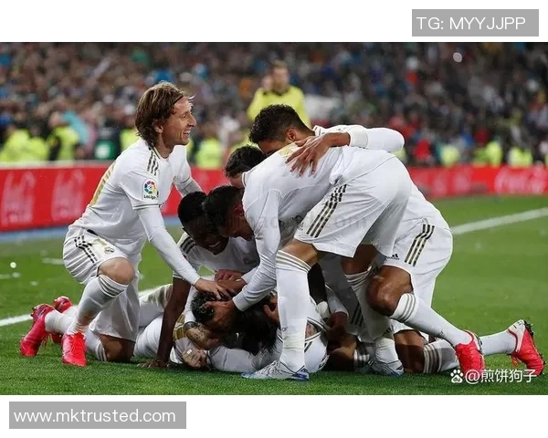 英超盛宴：皇马狂胜那不勒斯五球大捷乌龙球瞬间点燃全场激情