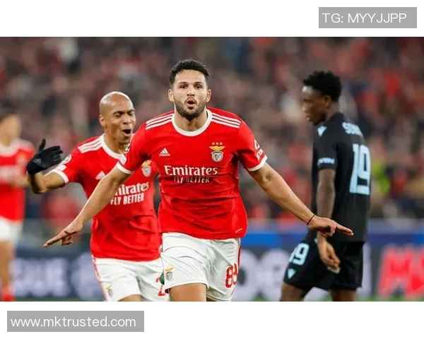 本菲卡大胜波尔图引发红牌争议赛后点评激烈讨论