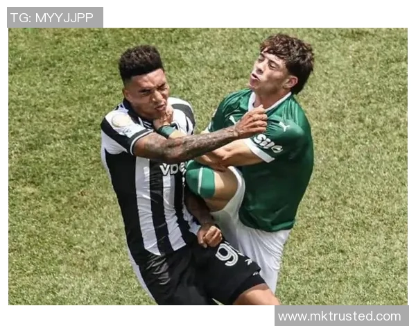 英超惊现冷门尤文图斯1-0战胜本菲卡帽子戏法引发全场狂欢